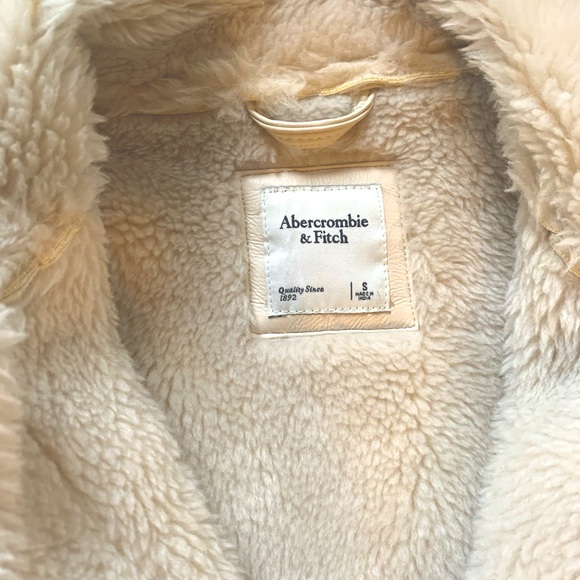 Abercrombie and Fitch oversized Sherpa vegan leather coat - Picture 2 of 5